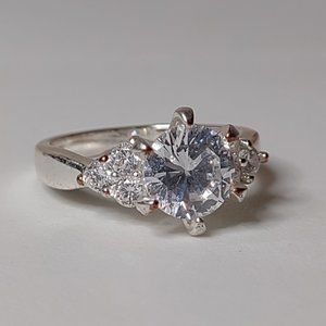 Silver Tone And Clear Stone Ring Size 8.25